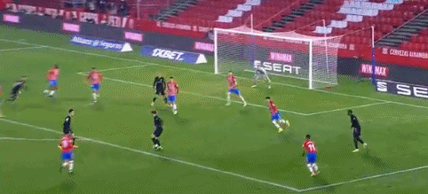 踢球者：卡尔成为历史首位年仅17岁被评为洲际级