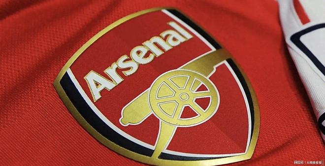 IG官博炸了，粉丝怒斥：RNG双雄太菜了！wei采访承认：个人失误多