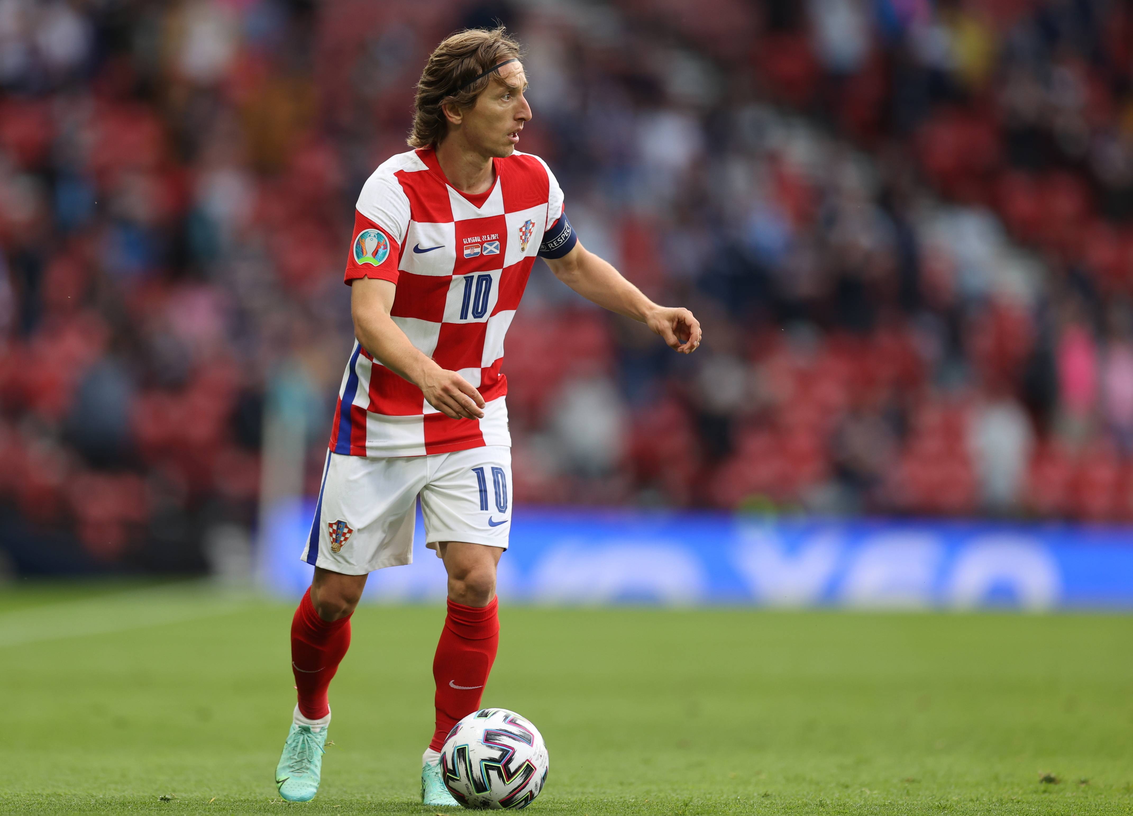 巴萨本赛季至今西甲16胜1平2负，比上赛季同期多11分