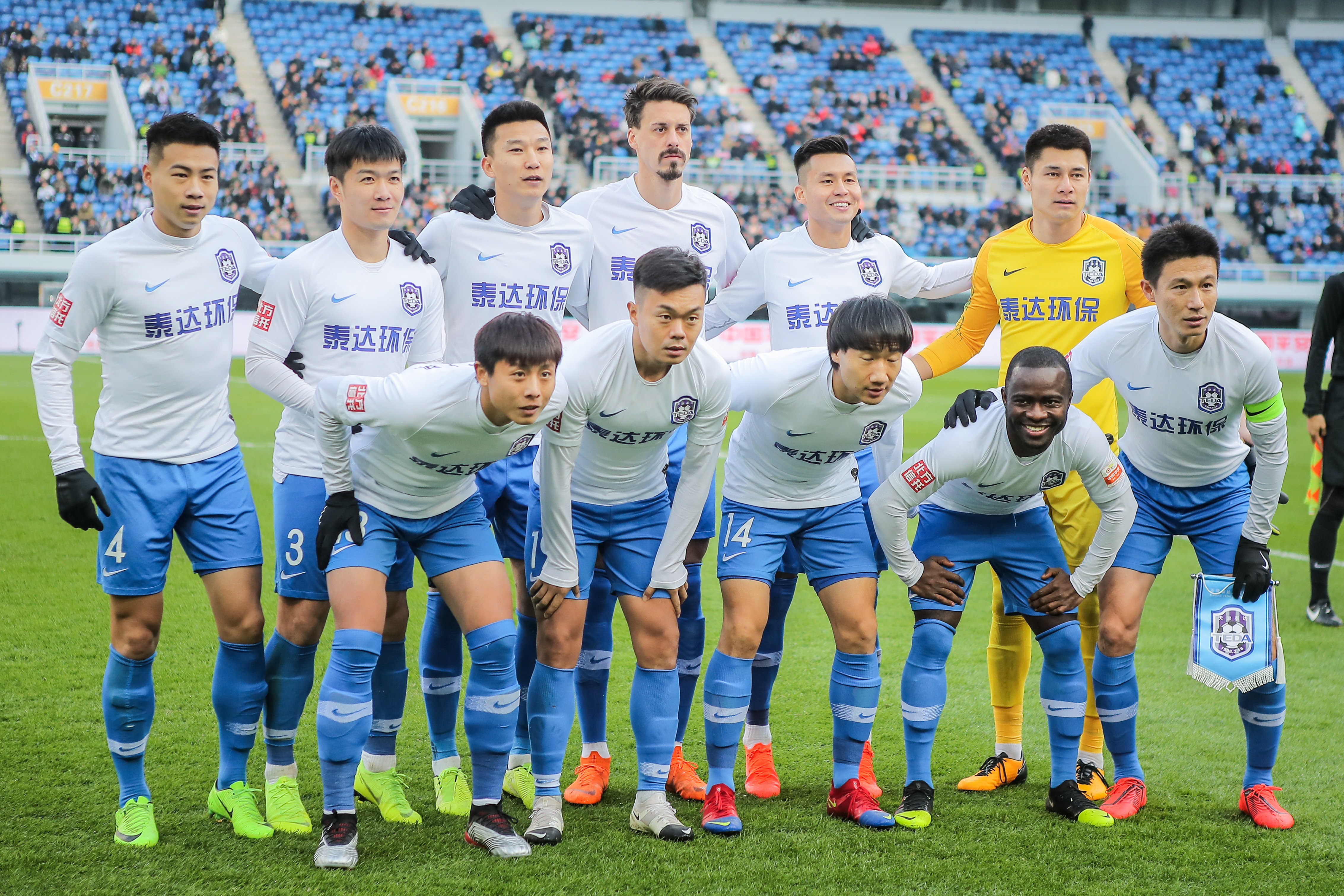 湖人惨败马刺：东契奇独木难支，角色球员该背锅？