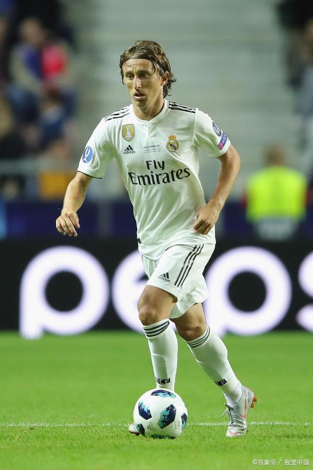 蔡依林演唱会最近被举报邪教仪式：30米机械蛇、金色公牛等充斥西方元素吸走观众运气，主办方回应