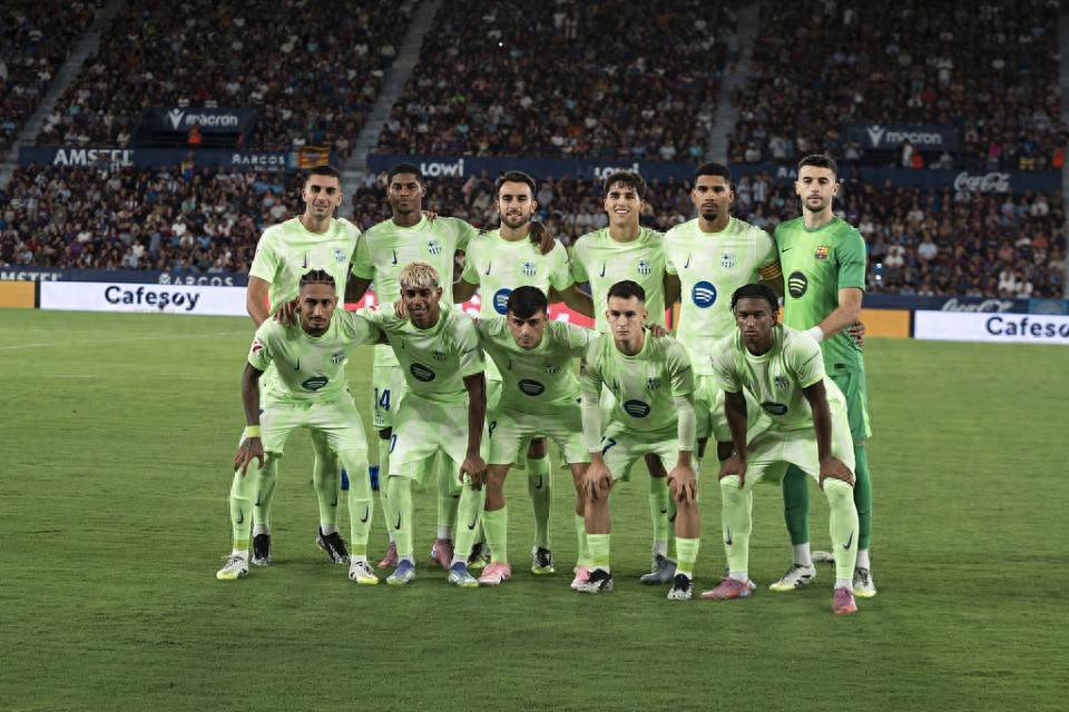 特雷·杨被交易至奇才 老鹰得到麦科勒姆和基斯珀特